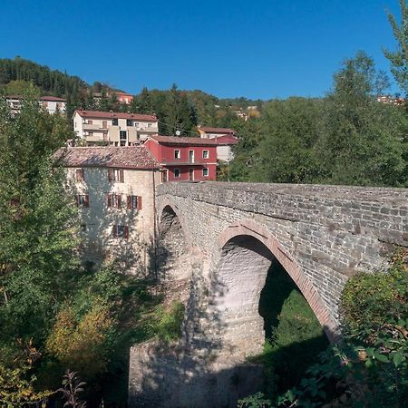 La casa sul ponte Villa Mercatello sul Metauro Esterno foto